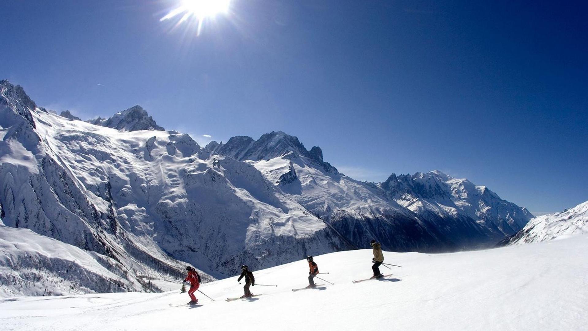 شقة Chamois Blanc Terrasse - A Chamonix Haven Near Aiguille Du Midi المظهر الخارجي الصورة